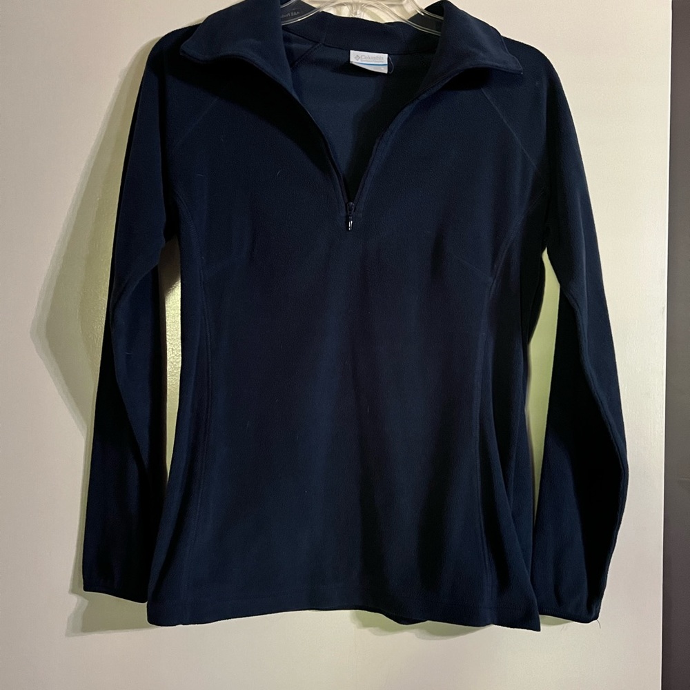 Navy Columbia sweater